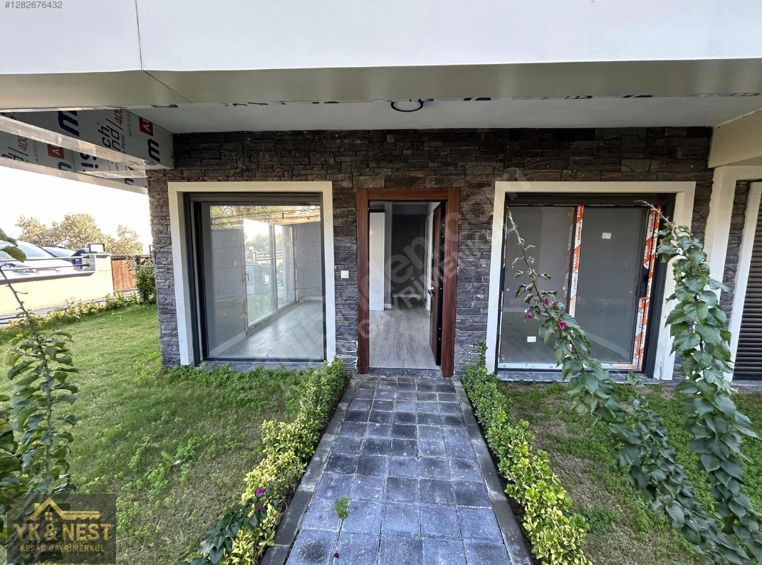 Denize Yakın, Havuzlu ve Manzaralı Paradise Life Sitesinde 1+1